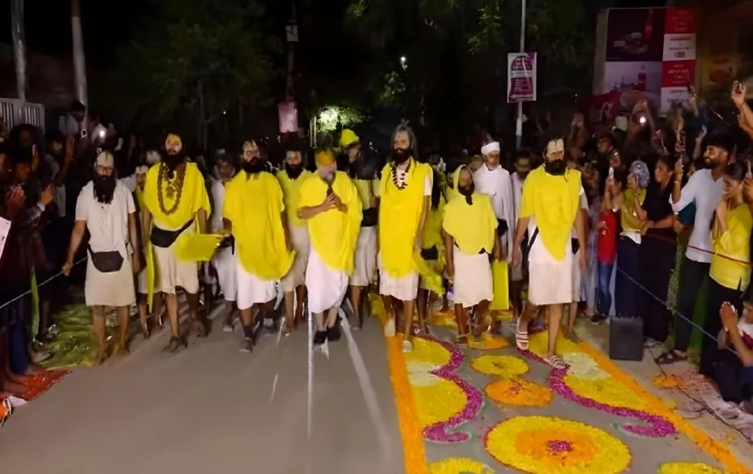 प्रेमानंद महाराज ने फिर शुरू की पदयात्रा, भक्तों ने किया जोरदार स्वागत