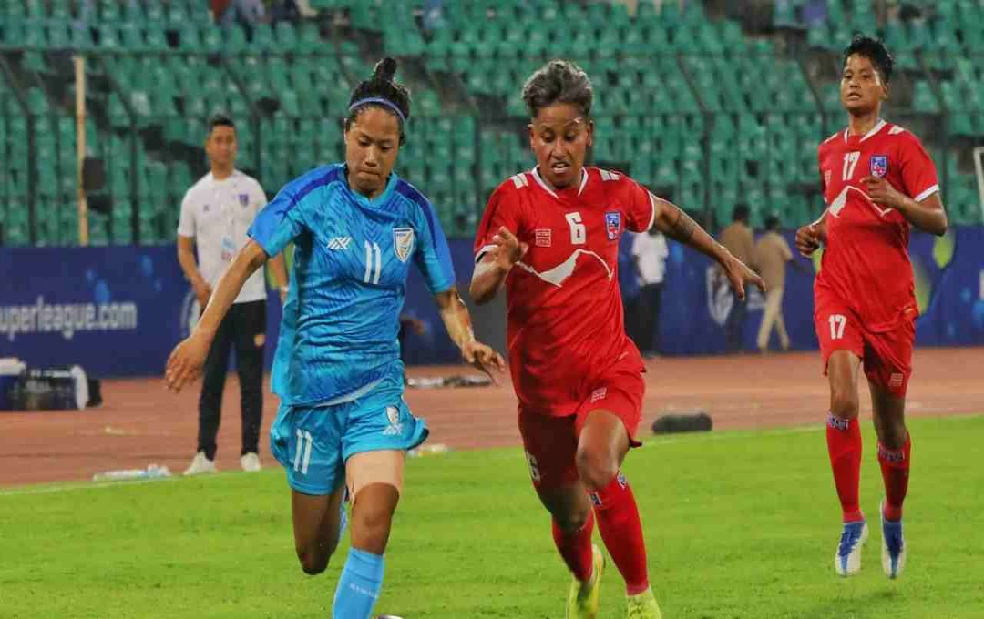 Football: नेपाल ने भारत को 2-1 से हराया, सबित्रा भंडारी ने दागे दो गोल