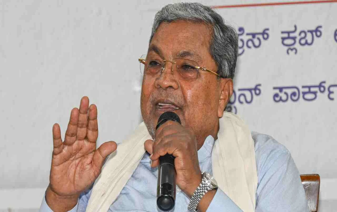 कर्नाटक के मुख्यमंत्री सिद्धारमैया ने 2028 चुनाव लड़ने के दिए संकेत, राजनीतिक गलियारों में मची हड़कंप