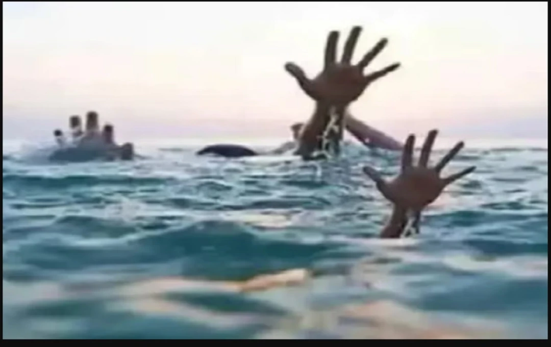 बहराइच में नाव हादसे ने मचाई सनसनी, 1 की मौत — 8 लापता, 13 लोगों को बचाया गया