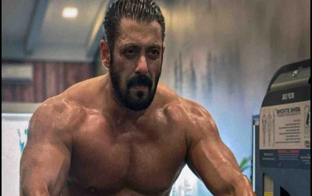 सलमान खान का शर्टलेस लुक वायरल, सिक्स-पैक एब्स देख फैंस बोले फिटनेस आइकन
