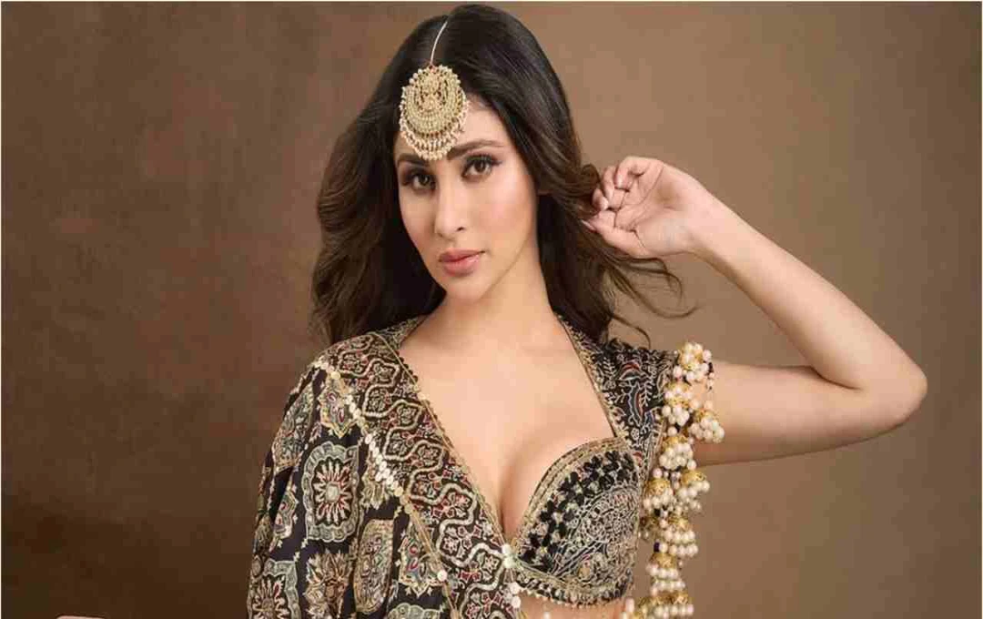 মৌনী রায়ের ভয়ংকর অভিজ্ঞতা: কাস্টিং কাউচ নয়, তবে দুর্ব্যবহারের শিকার হয়েছিলেন অভিনেত্রী