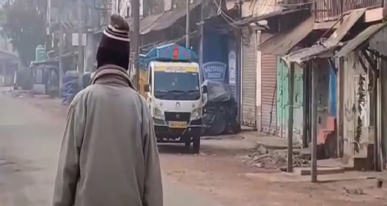 ঝাড়গ্রামে ২৪ ঘণ্টায় তাপমাত্রা ধস! জাঁকিয়ে শীতের অপেক্ষায় জঙ্গলমহল
