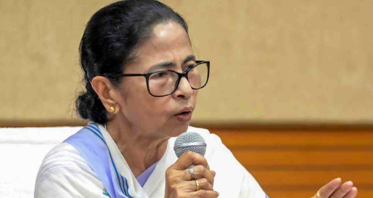 बंगाल में SIR पर ममता बनर्जी गरम, पीएम मोदी ने सांसदों को संयम बरतने के दिए निर्देश