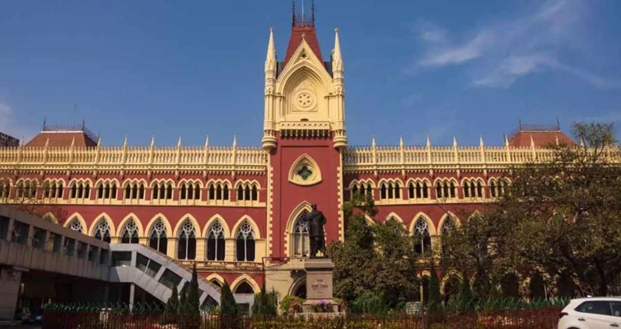 ১৬০০ শূন্যপদ বাতিল করল কলকাতা হাইকোর্ট, উচ্চ প্রাথমিকে নতুন নিয়োগে নিষেধাজ্ঞা