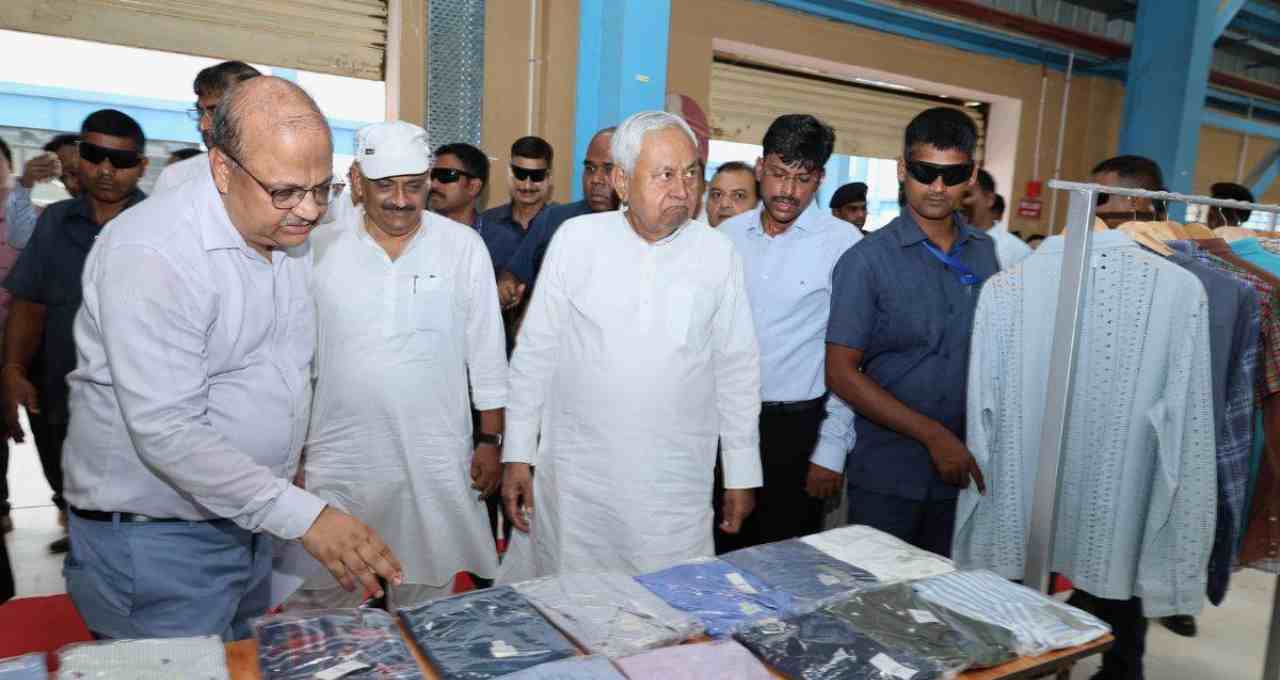 बक्सर औद्योगिक हब का CM नीतीश कुमार ने किया निरीक्षण, एथेनॉल व पेप्सिको यूनिट का लिया जायजा