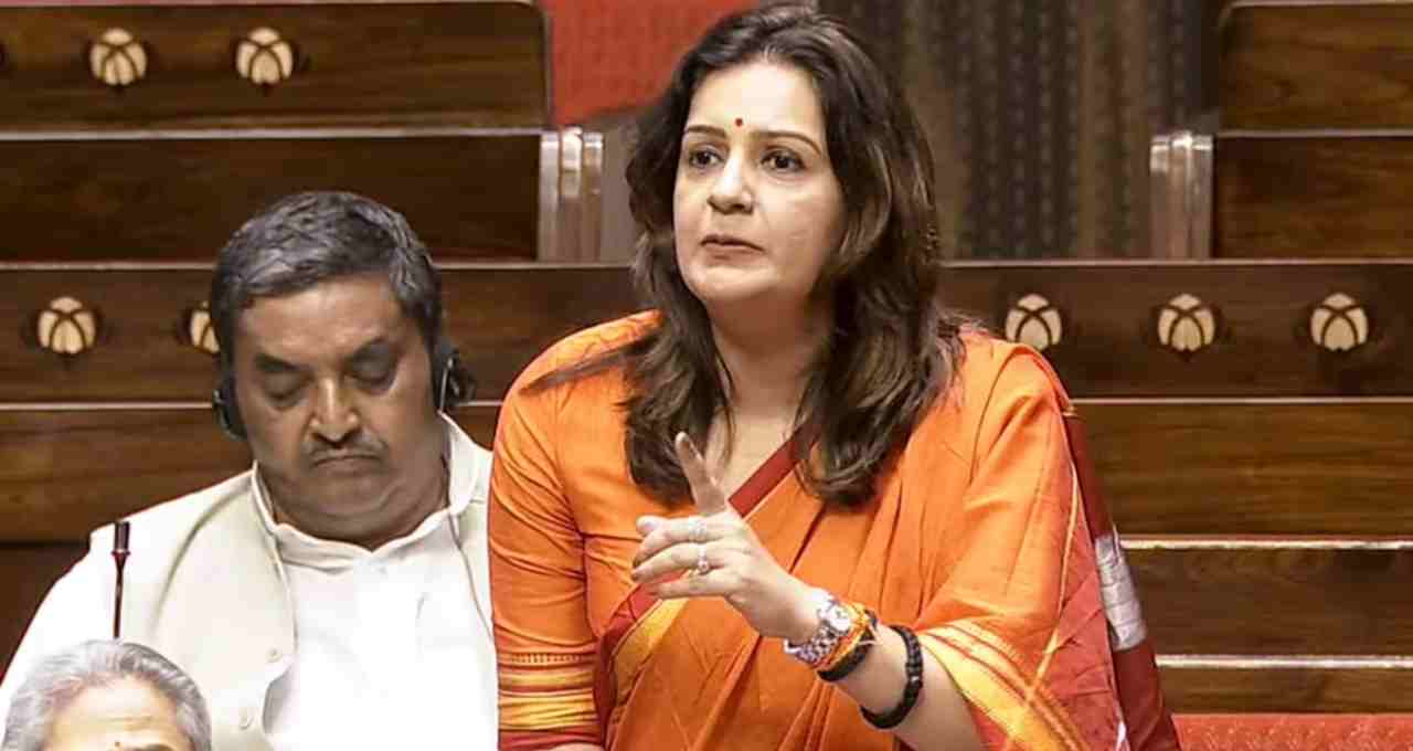 अमित शाह के बयान पर प्रियंका चतुर्वेदी का तीखा हमला, कहा- 'सरकार मुद्दों से भटक रही है'