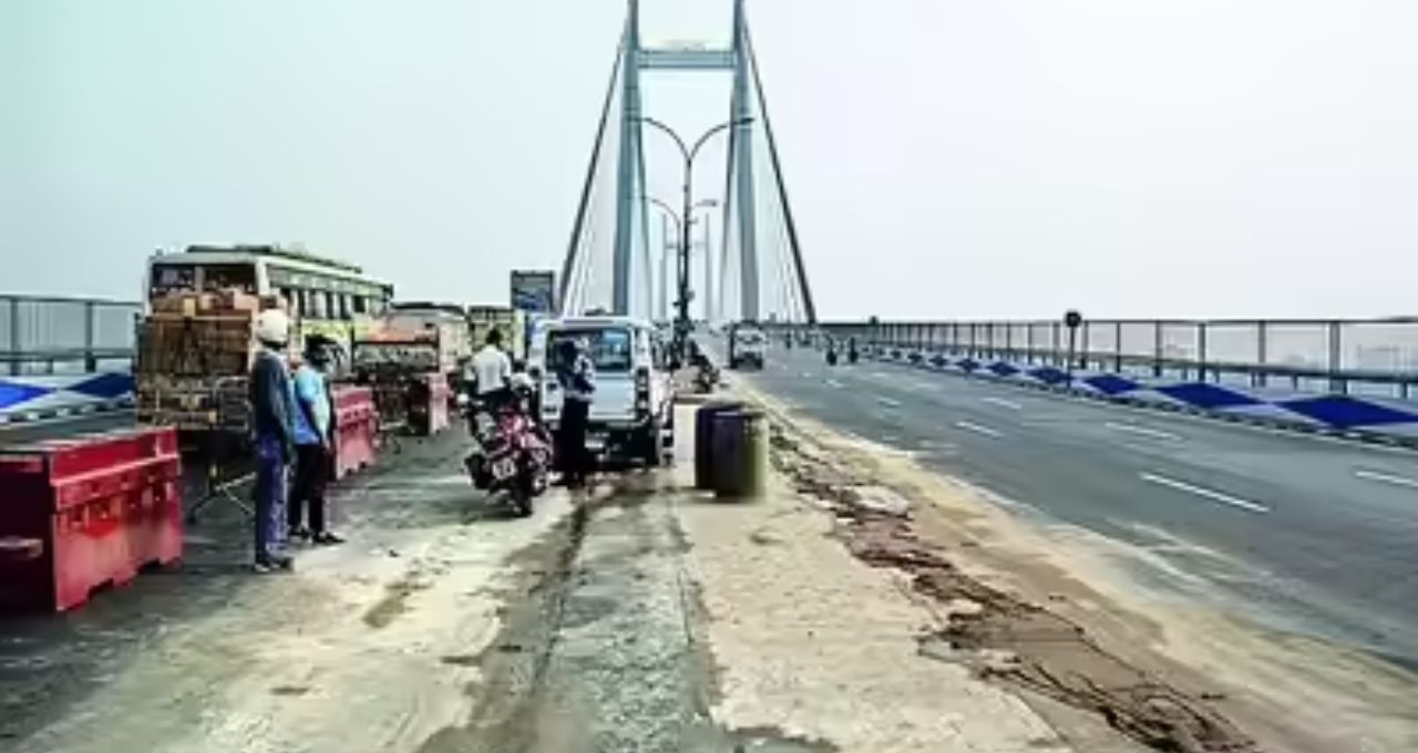 টানা ৮ ঘণ্টা বন্ধ দ্বিতীয় হুগলি সেতু: রক্ষণাবেক্ষণে নতুন বিজ্ঞপ্তি জারি কলকাতা পুলিশের
