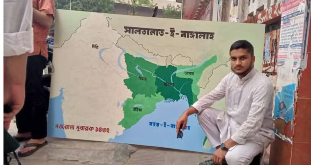 ‘বৃহত্তর বাংলাদেশ’-এর মানচিত্রে কোন কোন ভারতীয় এলাকা? কট্টর ভারতবিরোধী ওসমান হাদির মৃত্যুর পর ফের তুঙ্গে বিতর্ক

