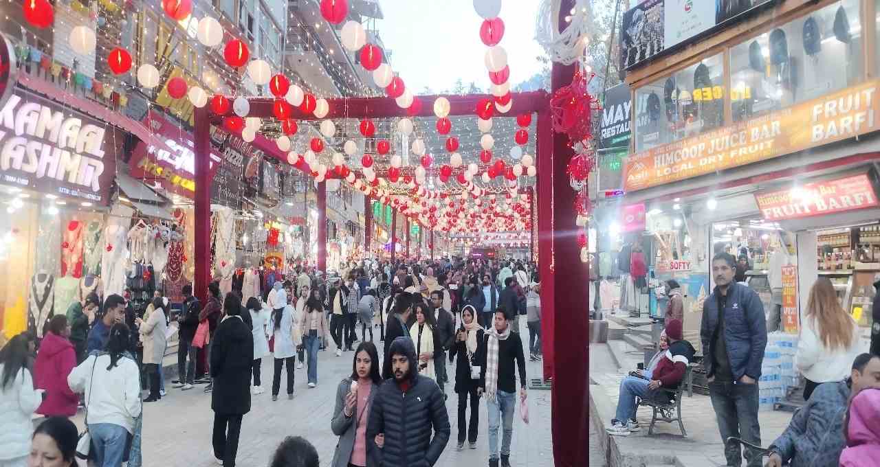 हिमाचल प्रदेश में फेस्टिवल सीजन के दौरान 24 घंटे खुले रहेंगे ढाबे और होटल, मुख्यमंत्री ने दिए निर्देश