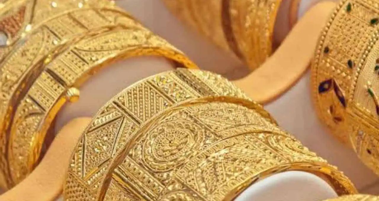 Gold Price Today: টানা পতনে ১৫ দিনের মধ্যে সর্বনিম্ন সোনার দাম! স্বস্তিতে ক্রেতা ও বিনিয়োগকারীরা
