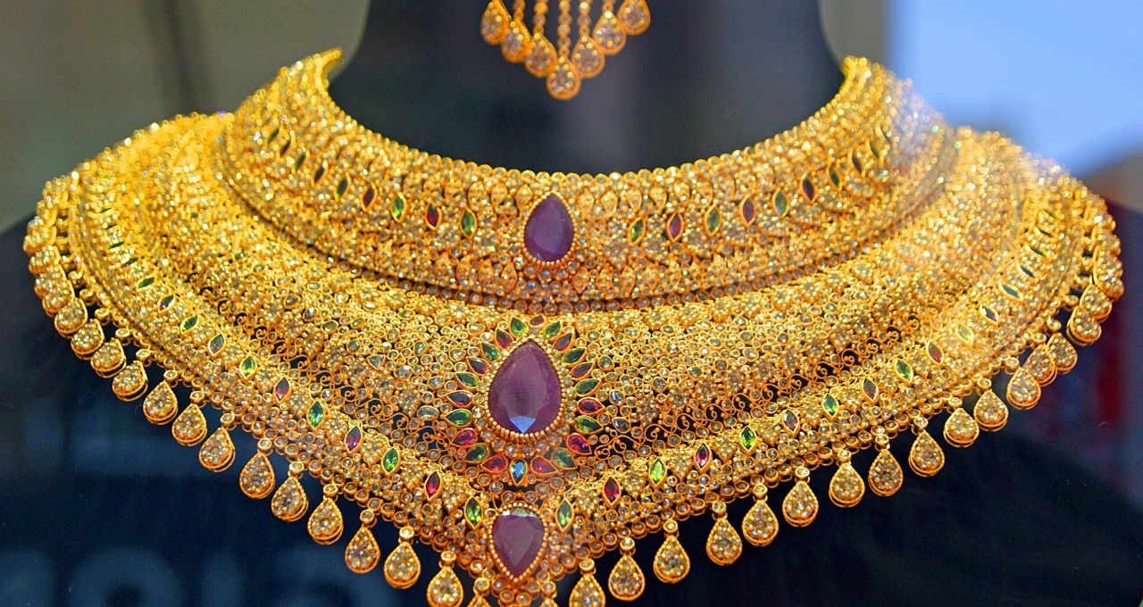 Gold Price Today: টানা পতনে ১৫ দিনের মধ্যে সর্বনিম্ন সোনার দাম! স্বস্তিতে ক্রেতা ও বিনিয়োগকারীরা
