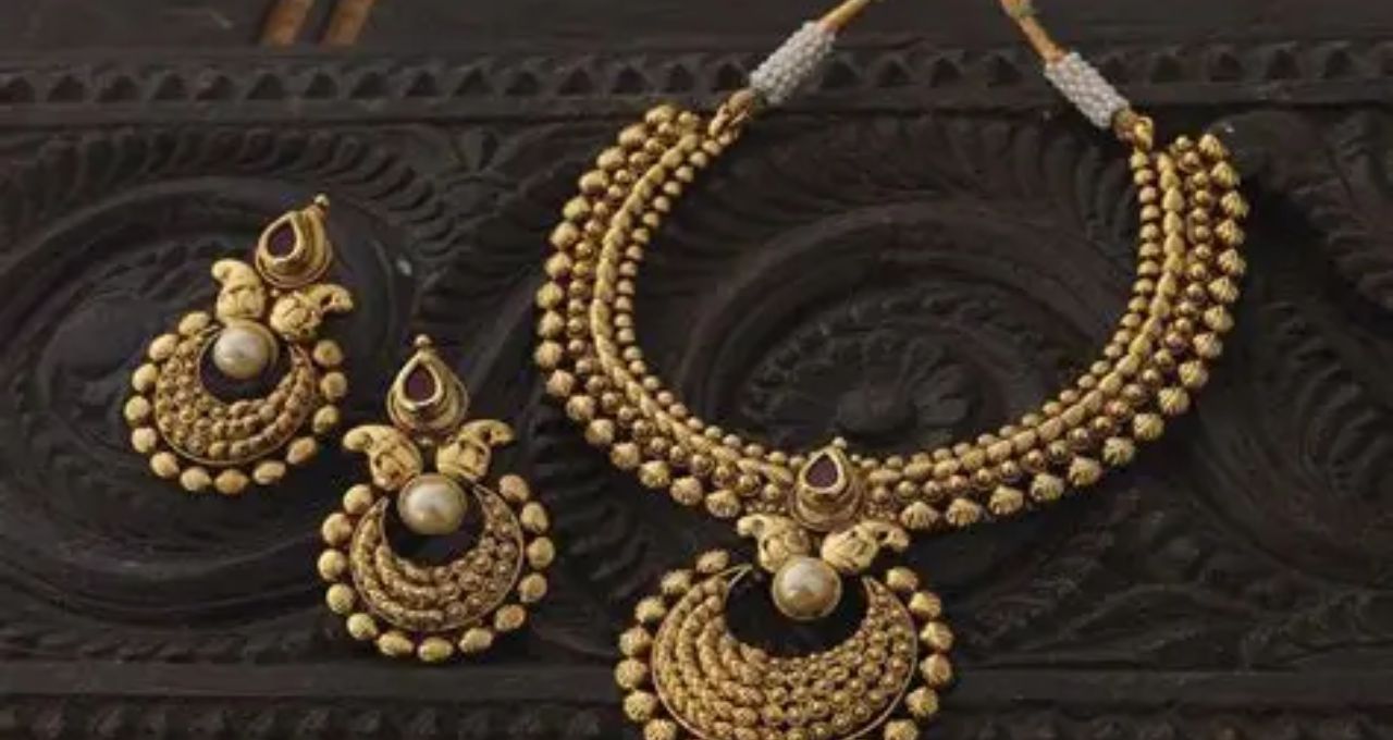 Gold Price Today: টানা পতনে ১৫ দিনের মধ্যে সর্বনিম্ন সোনার দাম! স্বস্তিতে ক্রেতা ও বিনিয়োগকারীরা
