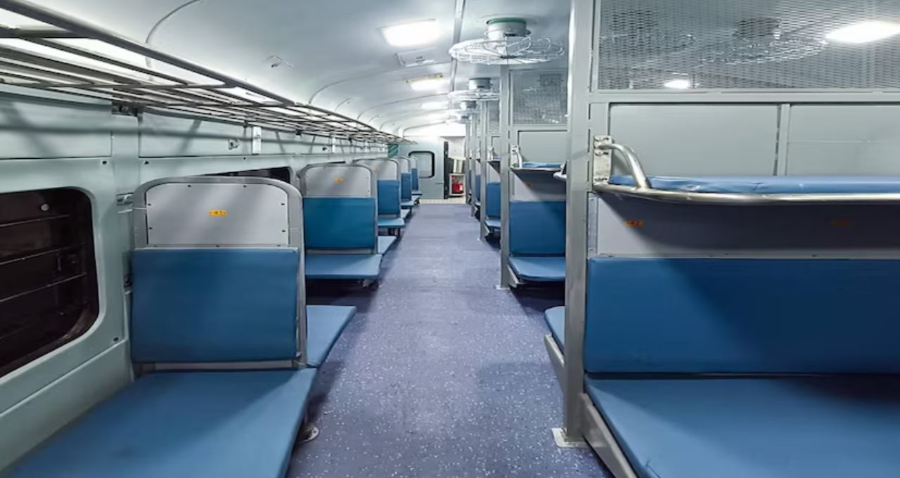 Indian Railways: এবার বেনারস যাত্রা আরও স্বচ্ছন্দ! বিভূতি এক্সপ্রেসে এলএইচবি কোচ, বড়সড় আধুনিকীকরণ রেলের
