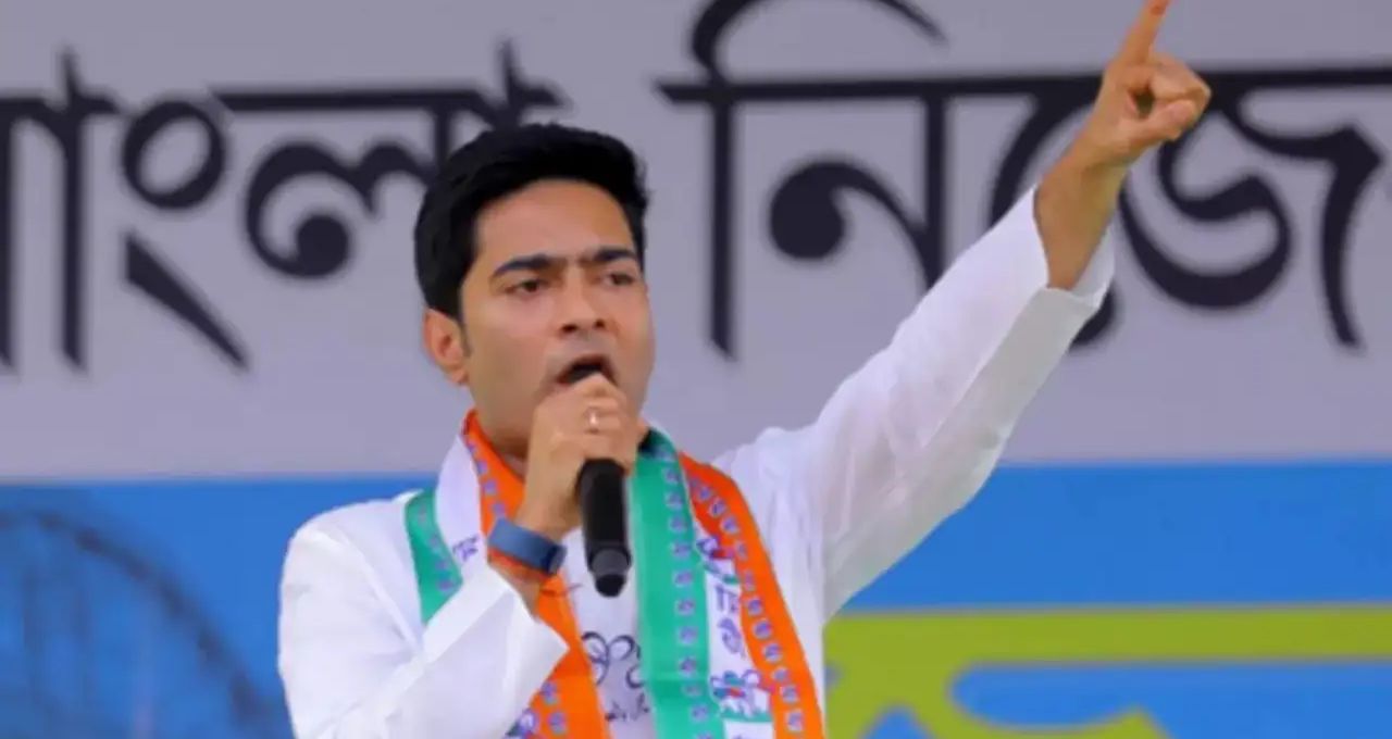 মতুয়াদের পাশে দাঁড়াতে ৯ জানুয়ারি ঠাকুরবাড়ি যাচ্ছেন অভিষেক, ‘পুজো দিতে দেওয়া হবে না’—হুঁশিয়ারি শান্তনু ঠাকুরের