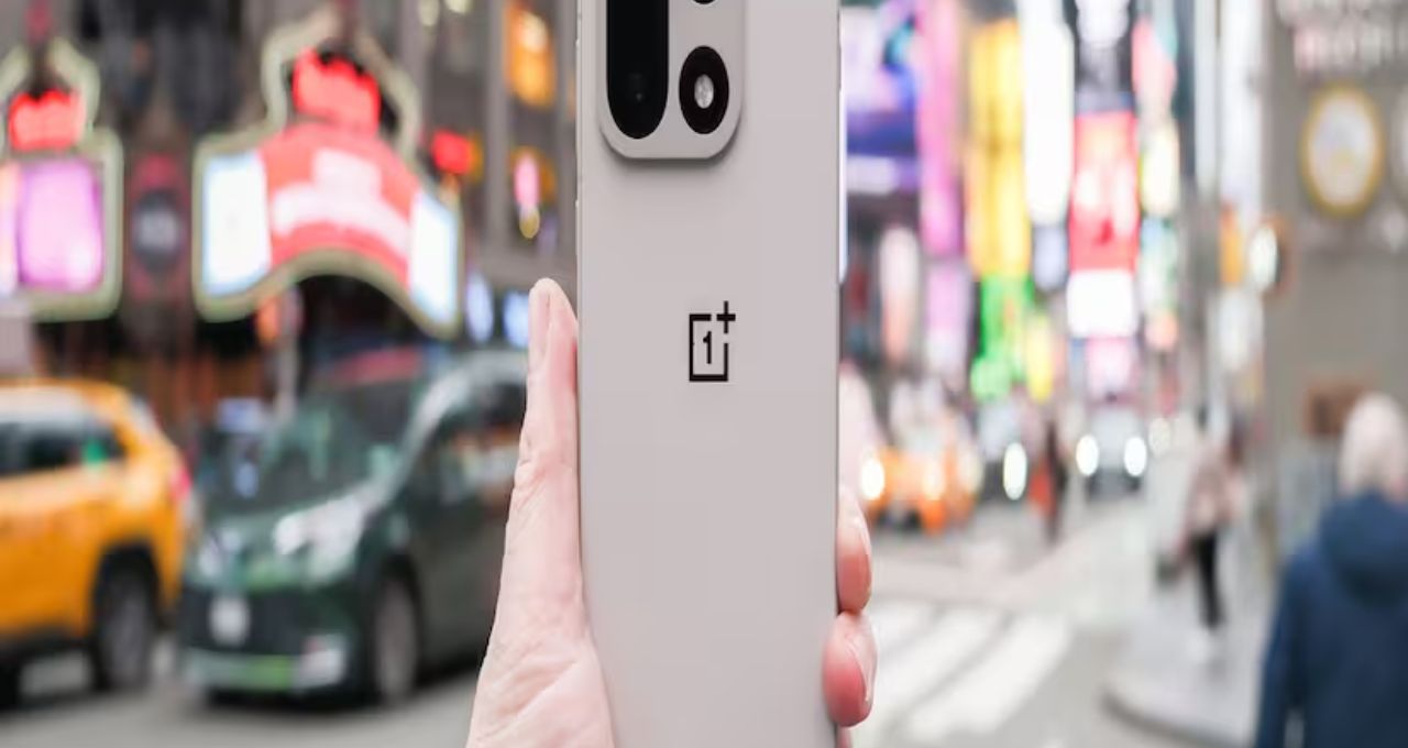Amazon Year End Sale: ৭৬,৯৯৯ টাকার OnePlus 15 মিলছে ৫০,০০০ টাকারও কমে! ফ্ল্যাগশিপ ফোনে বছরের শেষের বাম্পার ছাড়

