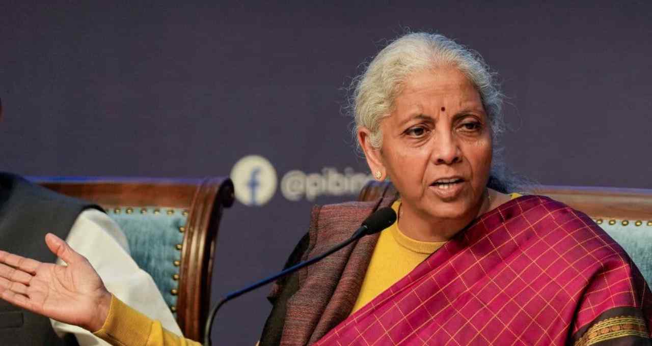 बजट के बाद विनिवेश पर फोकस, वित्त मंत्री ने साफ की सरकार की रणनीति