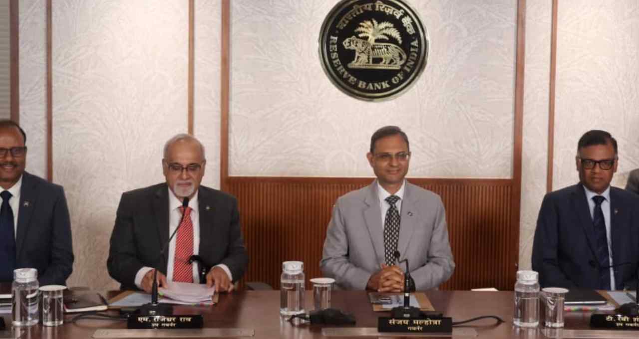 RBI MPC Meeting: आज RBI गवर्नर का बड़ा ऐलान, ब्याज दरों पर टिकी बाजार की नजर
