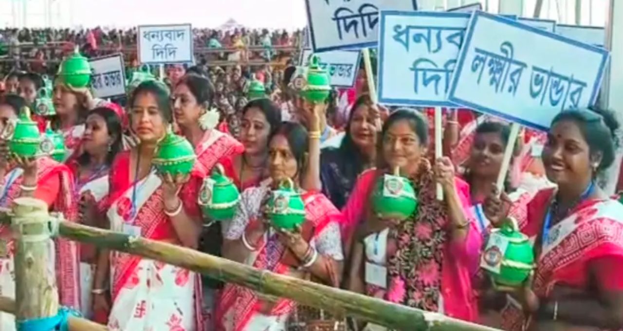 লক্ষ্মীর ভাণ্ডারে বড় স্বস্তি: আর বাধ্যতামূলক নয় স্বাস্থ্য সাথী কার্ড, সহজ হল আবেদন প্রক্রিয়া
