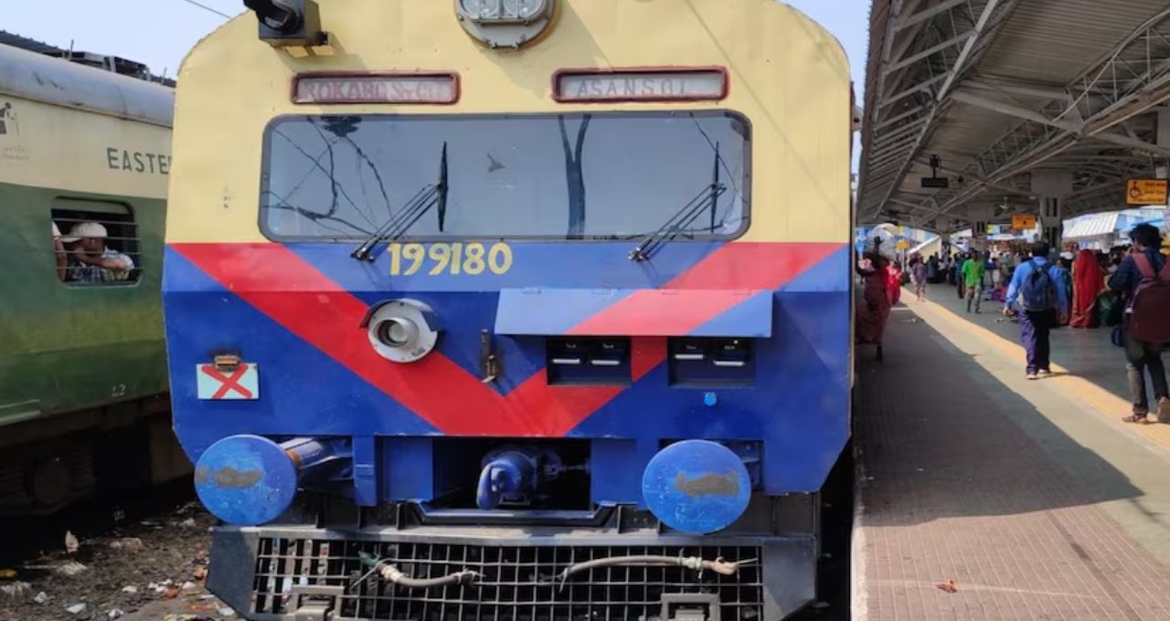 New Rail Station: দেবগ্রামে থামছে হাজারদুয়ারি এক্সপ্রেস, নদিয়ার যাত্রীদের যাত্রায় বড় স্বস্তি দিল রেল
