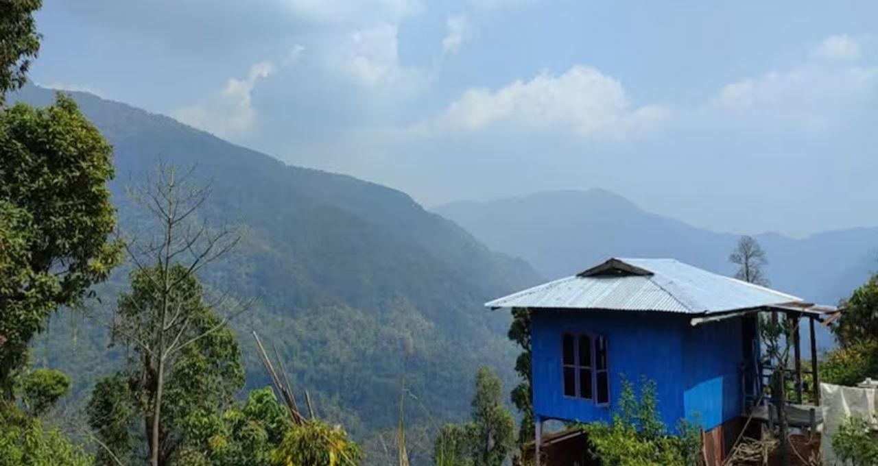 North Bengal Weather Today: শীতের শেষ লগ্নেও কনকনে ঠান্ডা পাহাড়ে, পর্যটকদের ভিড়—আগামী সপ্তাহে বদলাতে পারে আবহাওয়ার ছবি