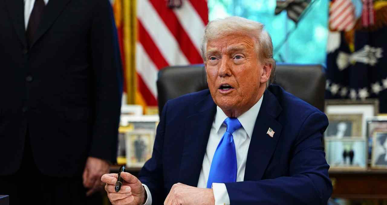 भारतीय प्रोफेशनल्स के लिए झटका, H1B Visa पर अमेरिका का सख्त रुख