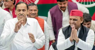 UP Politics: नसीमुद्दीन सिद्दीकी के सपा में शामिल होने से बिगड़ा किसका सियासी खेल? जानें नए समीकरणों का गणित