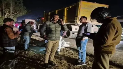 बाराबंकी में बस से कुचलकर युवक की मौत, लखनऊ-बहराइच रोड पर हादसा