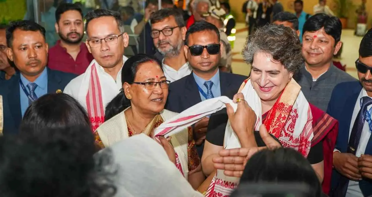 चुनाव से पहले प्रियंका गांधी का असम दौरा, जनता से मिलकर कांग्रेस की रणनीति करेंगी तय