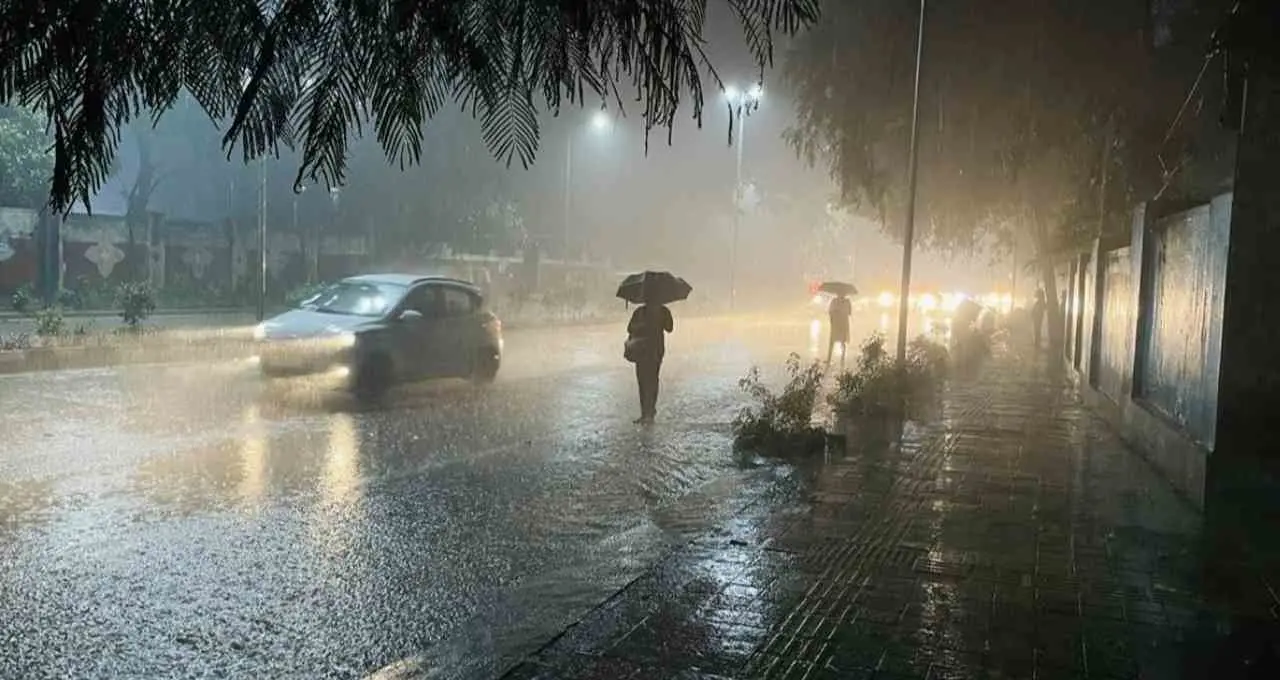 IMD का नया अलर्ट: अगले 16 घंटे में 9 राज्यों में बारिश की चेतावनी, 45 किमी/घंटा की रफ्तार से चलेगी हवा