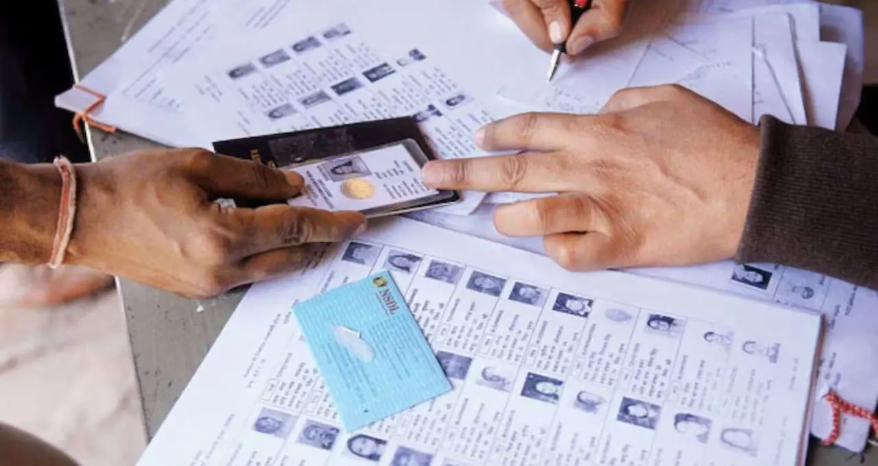 SIR Final Voter List: বাংলায় স্থগিত, রাজস্থান-গোয়া-ছত্তিশগড়ে চূড়ান্ত তালিকা প্রকাশ—কোথায় কত বাদ?
