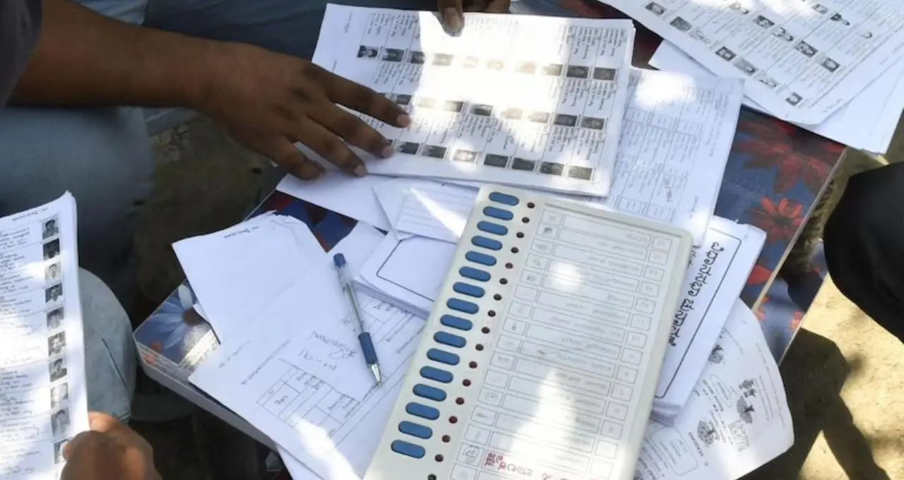 SIR Final Voter List: বাংলায় স্থগিত, রাজস্থান-গোয়া-ছত্তিশগড়ে চূড়ান্ত তালিকা প্রকাশ—কোথায় কত বাদ?
