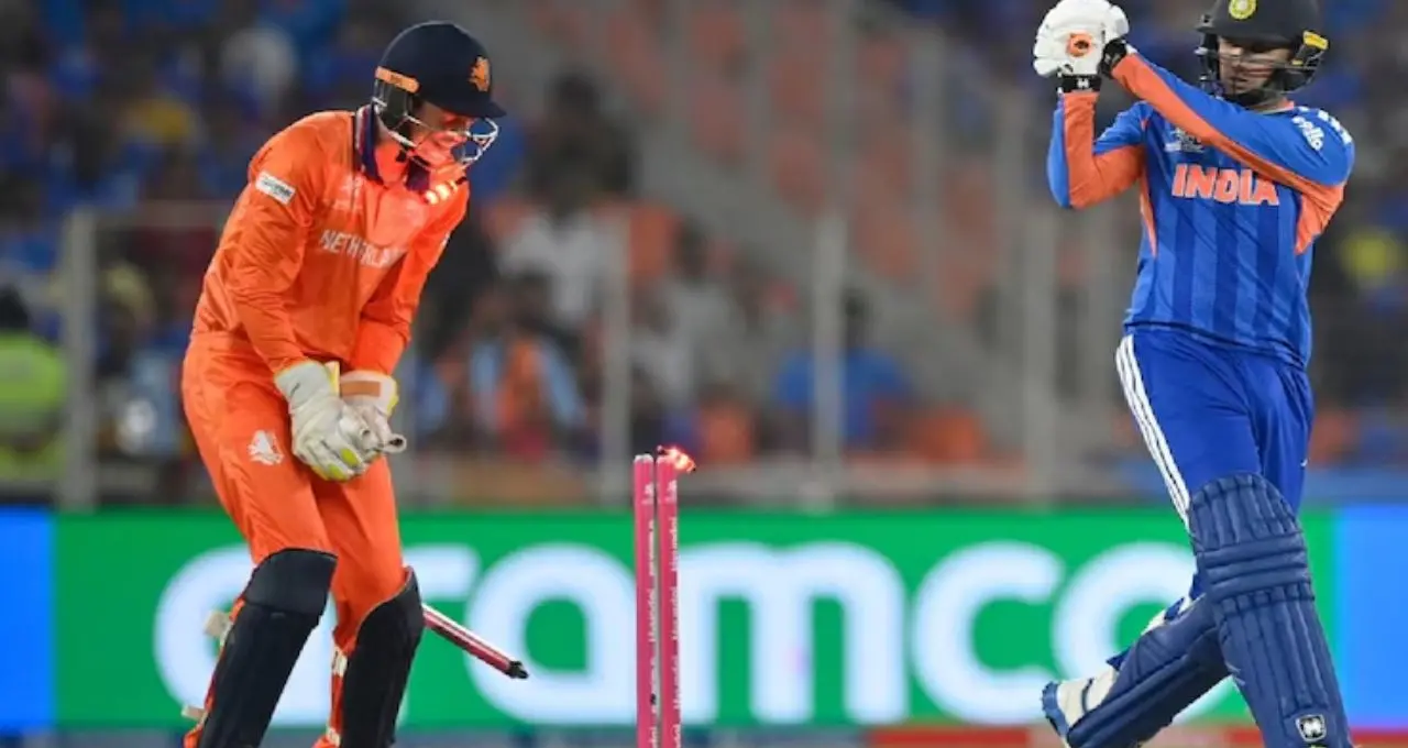 T20 বিশ্বকাপে শূন্যের হ্যাটট্রিক! সুপার এইটে কি বাদ পড়বেন অভিষেক শর্মা? বড় বার্তা টিম ইন্ডিয়ার
