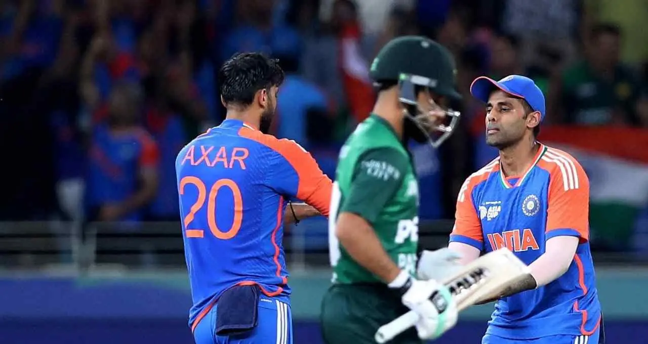 T20 World Cup 2026: सेमीफाइनल वेन्यू पर सस्पेंस, क्या पाकिस्तान करेगा मुंबई से बाहर? देखें शेड्यूल