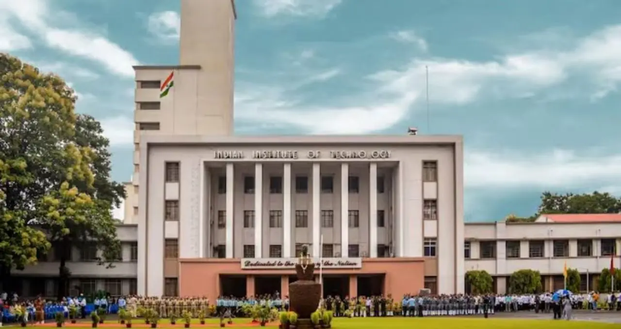 IIT Kharagpur Job Vacancy: মাসে ৪০,০০০ টাকা বেতন! খড়গপুর আইআইটিতে সিনিয়র প্রজেক্ট অ্যাসোসিয়েট নিয়োগ
