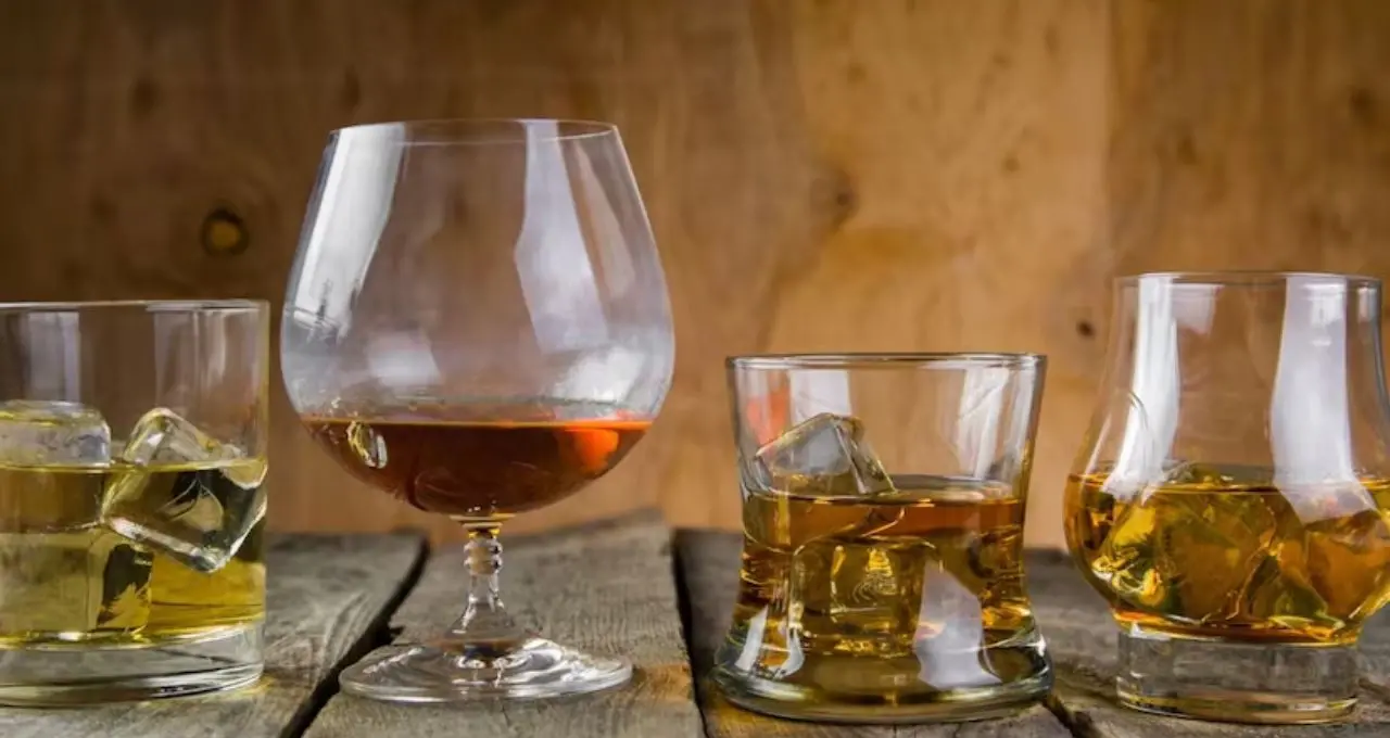 Alcohol Consumption: মদ্যপানের পর কতক্ষণে ইউরিন ও ব্রেথ টেস্টে ধরা পড়ে অ্যালকোহল? জানুন বৈজ্ঞানিক তথ্য
