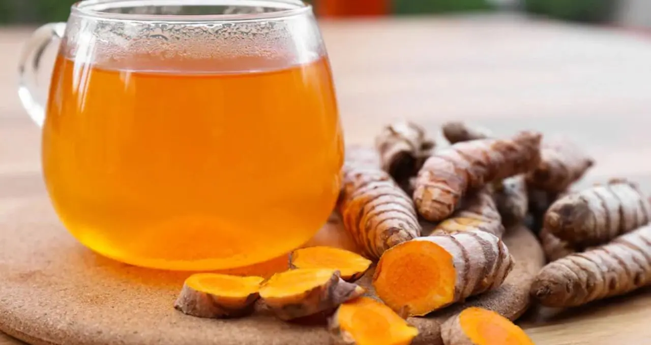 Raw Turmeric Benefits: বিষমুক্ত শরীরের সোনার খনি কাঁচা হলুদ! গাঁটের ব্যথা থেকে গ্যাস-অম্বল— এক মশলাই বহু উপকার
