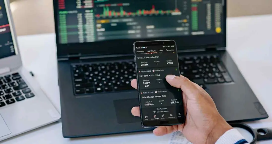 Stocks to Watch: गुरुवार को बाजार में दिख सकता है एक्शन, इन कंपनियों के फैसले तय करेंगे रुख