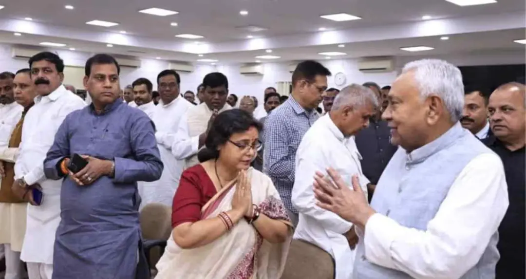 Bihar Politics: Nitish Kumar ने कार्यकर्ताओं को दिया भरोसा, बोले- राज्यसभा जाने के बाद भी बिहार की जिम्मेदारी निभाऊंगा