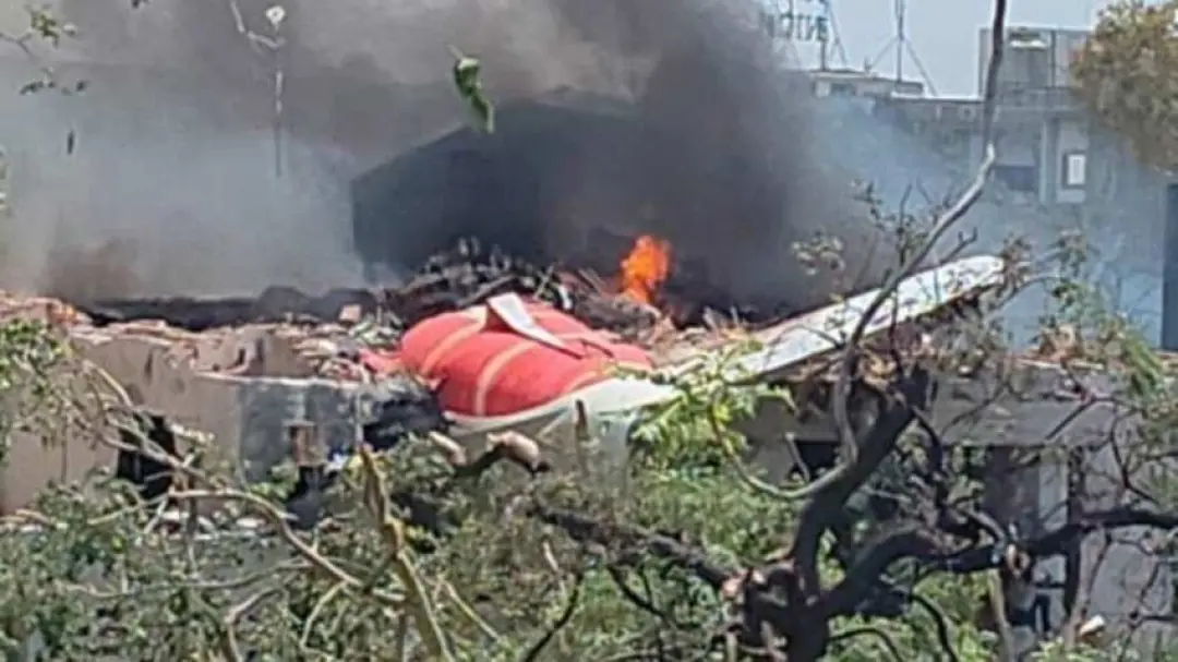 “मेरा सपना सच होता है, फ्लाइट क्रैश हो जाएगी एक फोन कॉल से प्रयागराज एयरपोर्ट पर मचा हड़कंप, घंटों चला सर्च ऑपरेशन