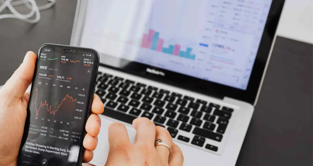 Stocks to Watch: शेयर बाजार में हलचल! Meesho, Yes Bank, Tata Power समेत कई स्टॉक्स पर निवेशकों की नजर