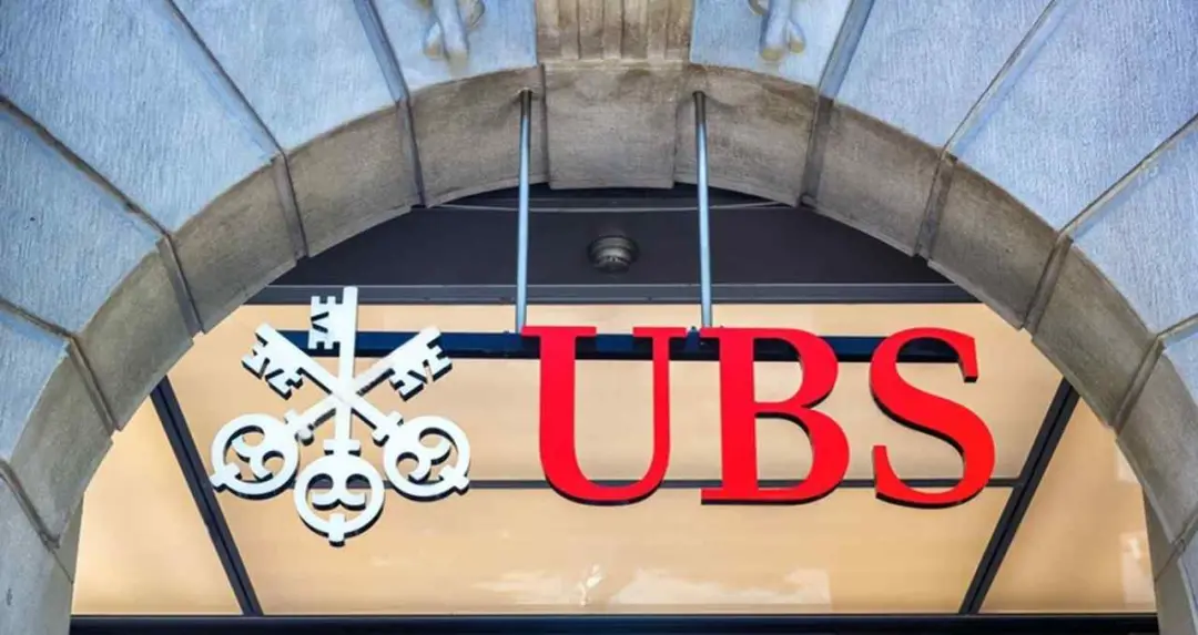 कच्चे तेल $100 पार, OMC कंपनियों के शेयरों में गिरावट, UBS ने वित्त वर्ष 2027 के अनुमान घटाए