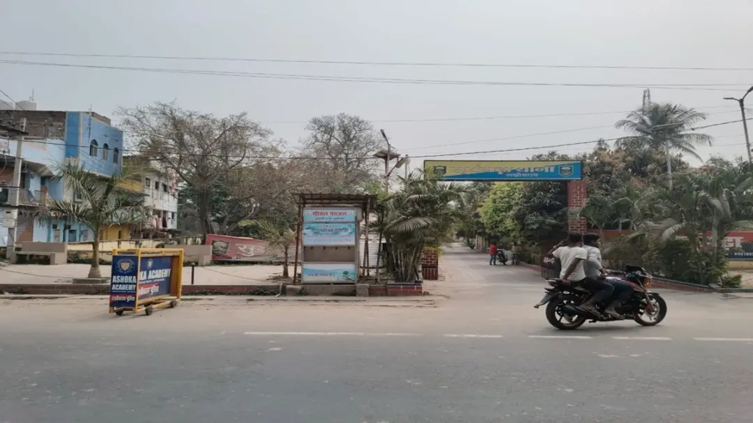 सूर्यगढ़ा में महीनों से बंद पड़ा नगर परिषद का प्याऊ, गर्मी में पानी के लिए भटक रहे राहगीर