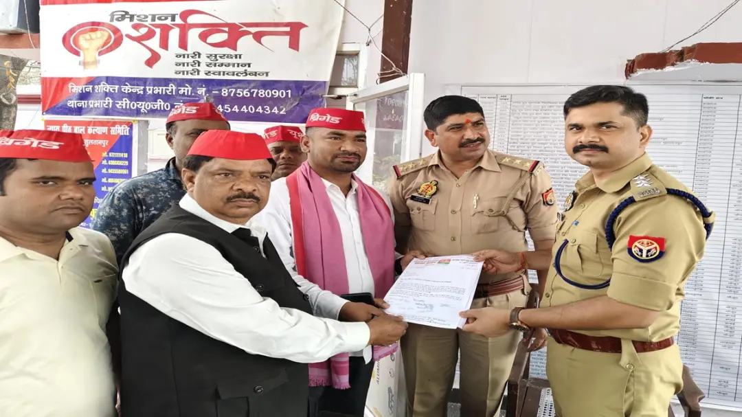 
सुलतानपुर में व्हाट्सएप टिप्पणी पर केस: समाज कल्याण विभाग के कनिष्ठ सहायक पर विशेष समुदाय के खिलाफ आपत्तिजनक पोस्ट का आरोप