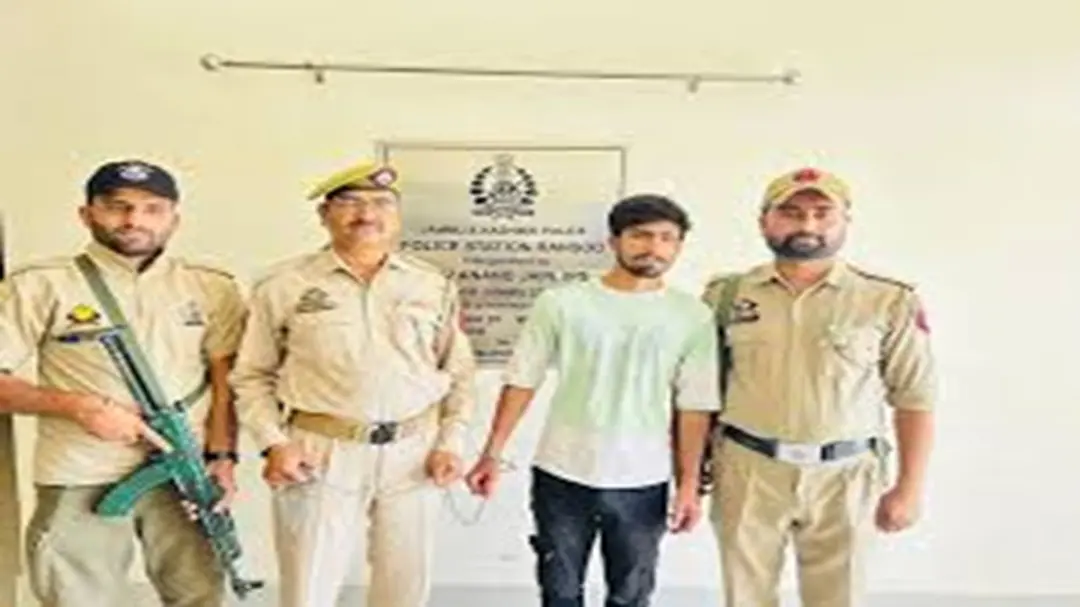 সমস্তিপুরে সড়কের মাঝখানে ছুরিকাঘাতে যুবক গুরুতর আহত, অভিযুক্ত আটক