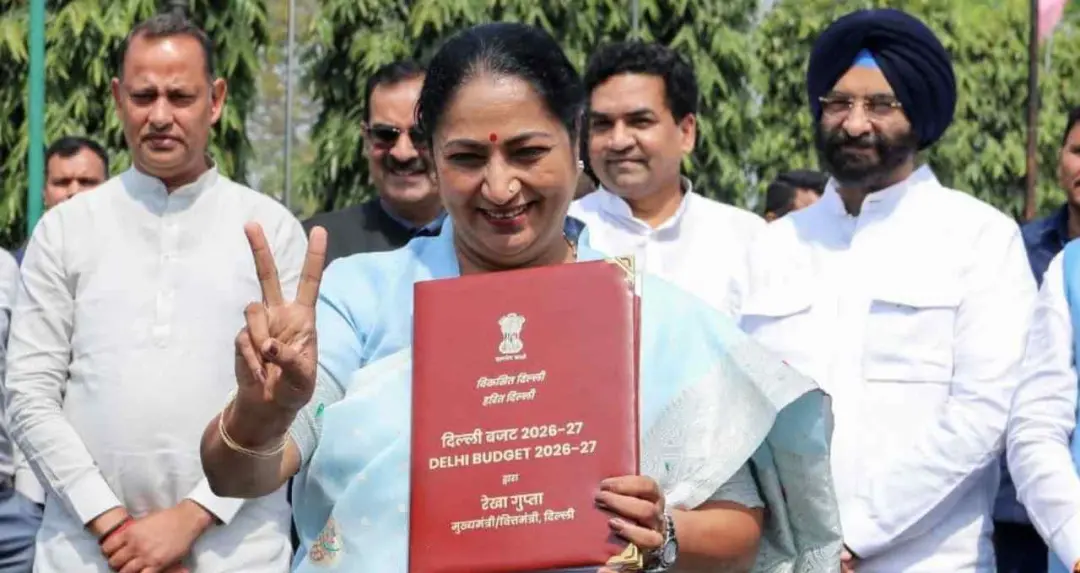 दिल्ली बजट 2026: परिवहन में 8374 करोड़ निवेश, इलेक्ट्रिक बसें और नई सड़क परियोजनाओं की हुई घोषणा