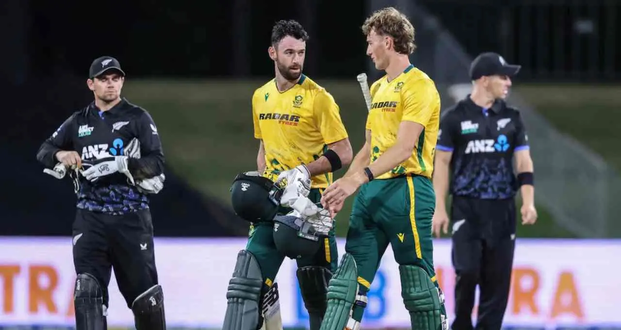 NZ vs SA 2nd T20I: सियर्स-फर्ग्यूसन की घातक गेंदबाजी, न्यूजीलैंड ने साउथ अफ्रीका को 68 रन से हराया; सीरीज 1-1 से बराबर