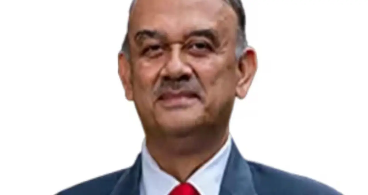নৈতিক প্রশ্নে আচমকা ইস্তফা, ধাক্কায় কাঁপল HDFC Bank — শেয়ার পড়ল ৪% এর বেশি
