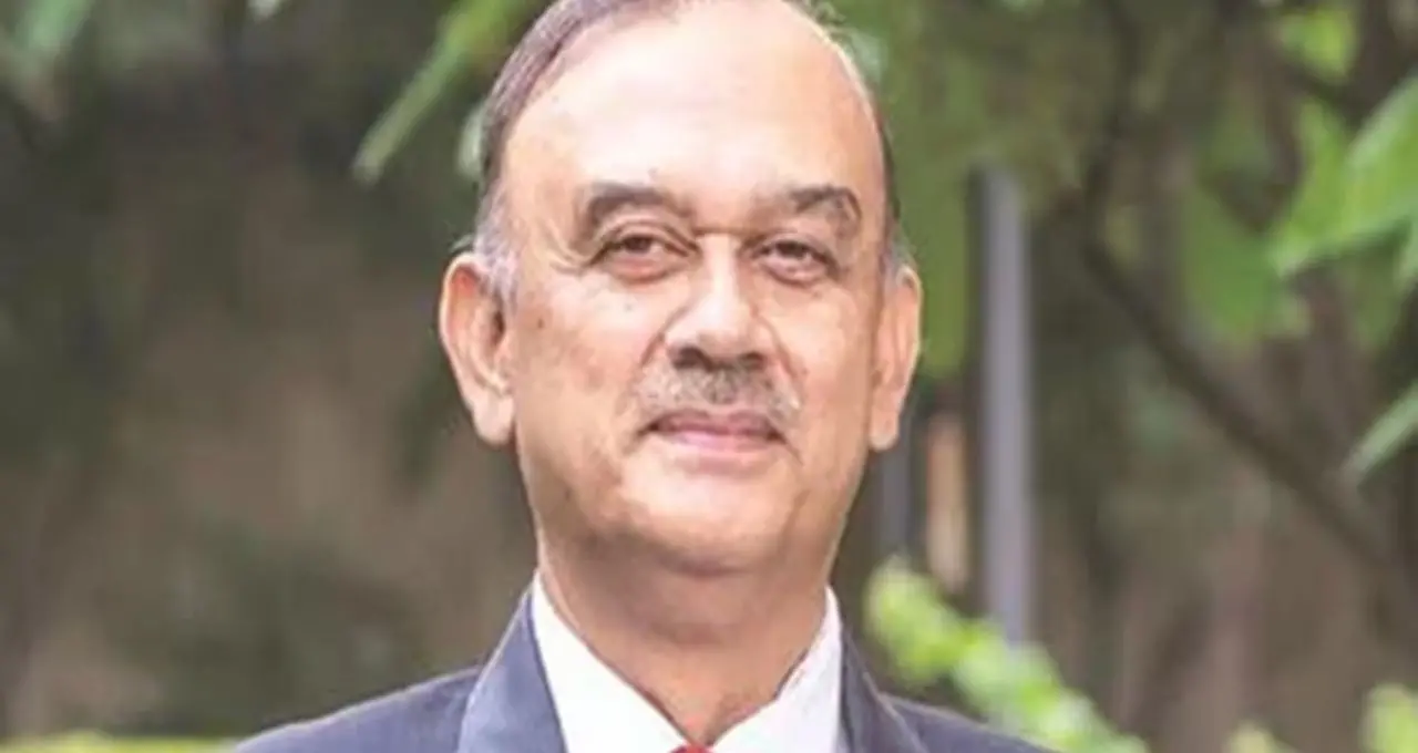 নৈতিক প্রশ্নে আচমকা ইস্তফা, ধাক্কায় কাঁপল HDFC Bank — শেয়ার পড়ল ৪% এর বেশি
