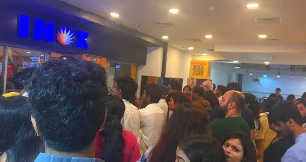‘ফার্স্ট ডে ফার্স্ট শো’-তেই রেকর্ড! কলকাতায় ঝড় তুলল রণবীর সিংয়ের ‘ধুরন্ধর ২’, প্রেক্ষাগৃহে উপচে পড়া ভিড়
